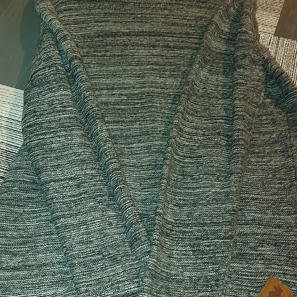 Jack n Jones sweater - Picture 2 of 3